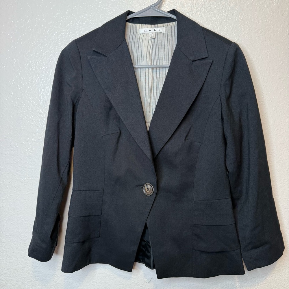 Cabi Bossy Blazer Padded Shoulders Ruffle Layered Hem Style 230 Size 0